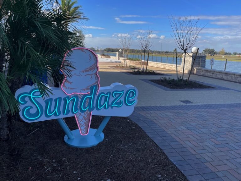 sundaze sign 1 768x576