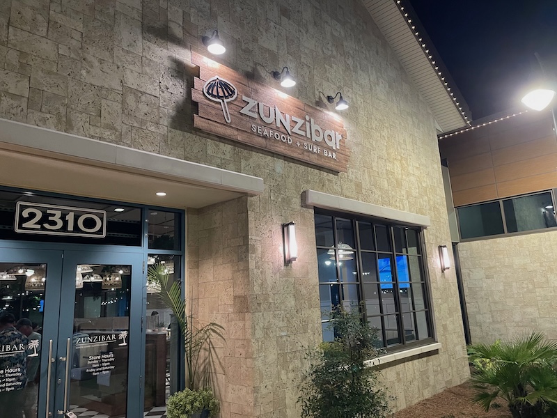 Zunzibar Review: A Late Dinner, $8 Wings and a Waterfront Patio